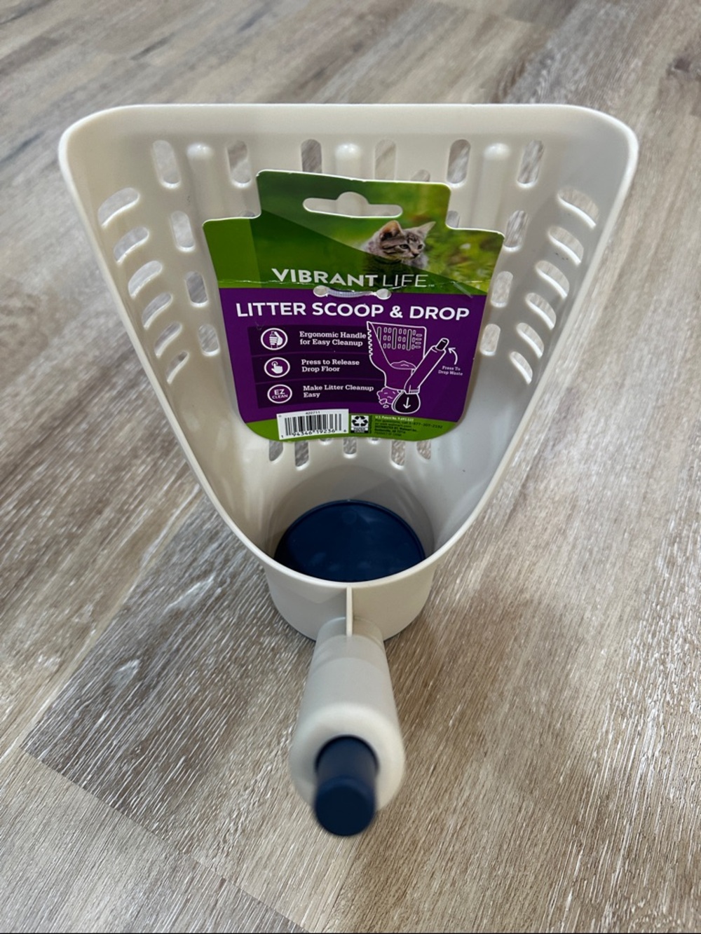 Vibrant Litter Scoop & Drop in White with Blue Accent